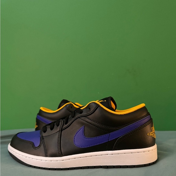 Nike Air Jordan Low Dark Concord Size 10